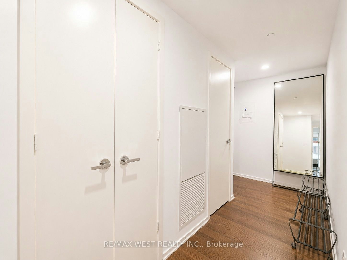 1007-1 Bloor Street E, Toronto, ON, M4W 0A8 - 18