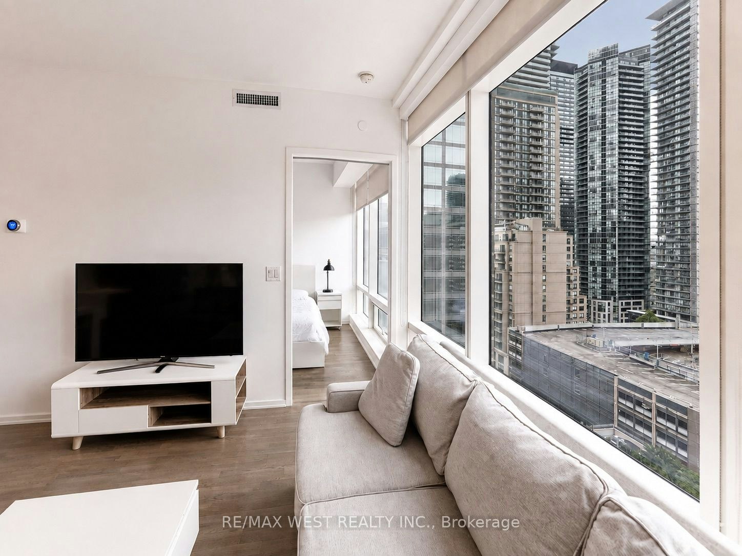 1007-1 Bloor Street E, Toronto, ON, M4W 0A8 - 9