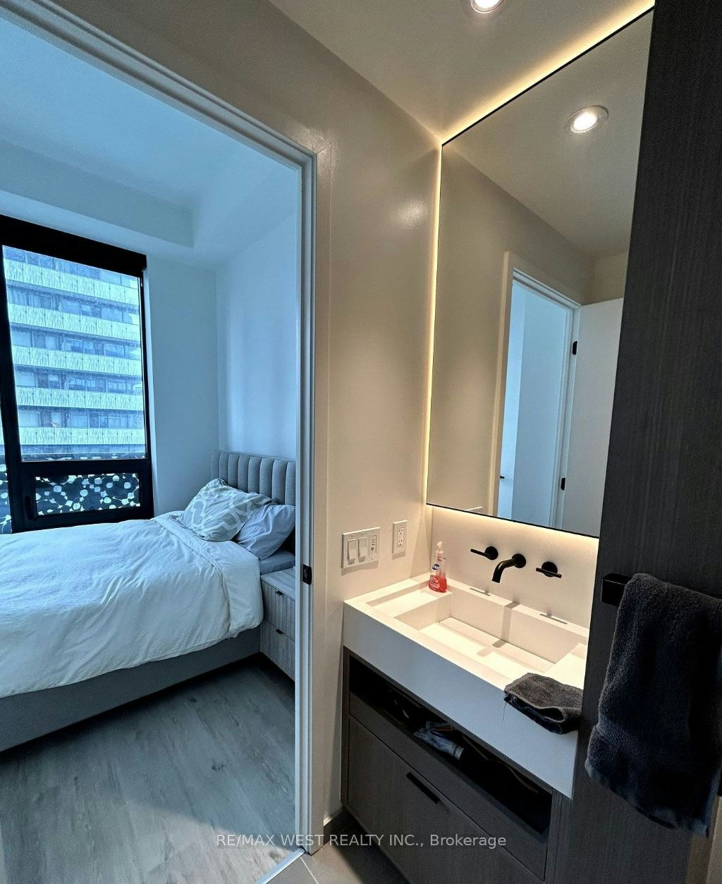 2010-55 Charles Street E, Toronto, ON, M4Y 0J1 - 12