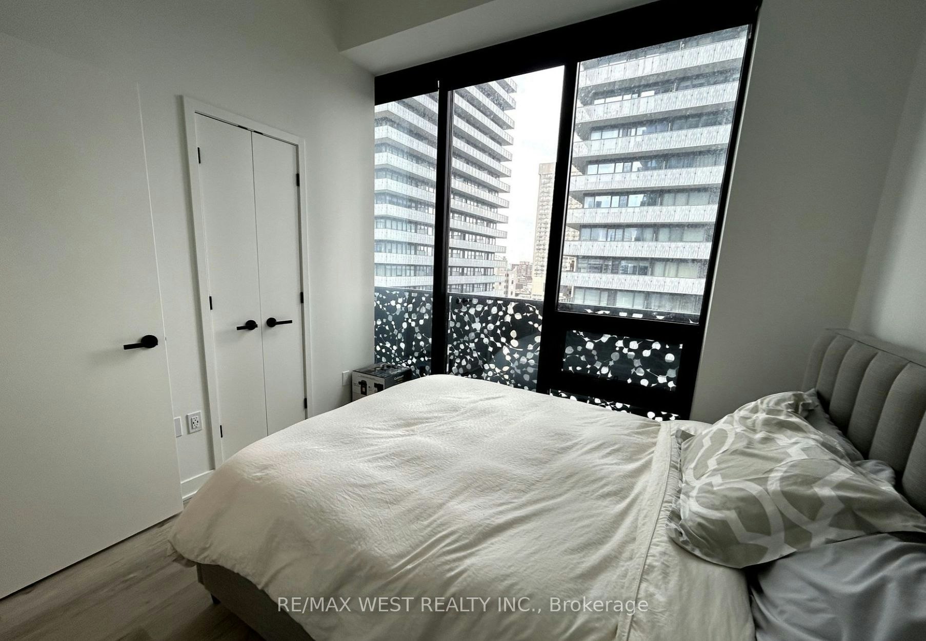 2010-55 Charles Street E, Toronto, ON, M4Y 0J1 - 11