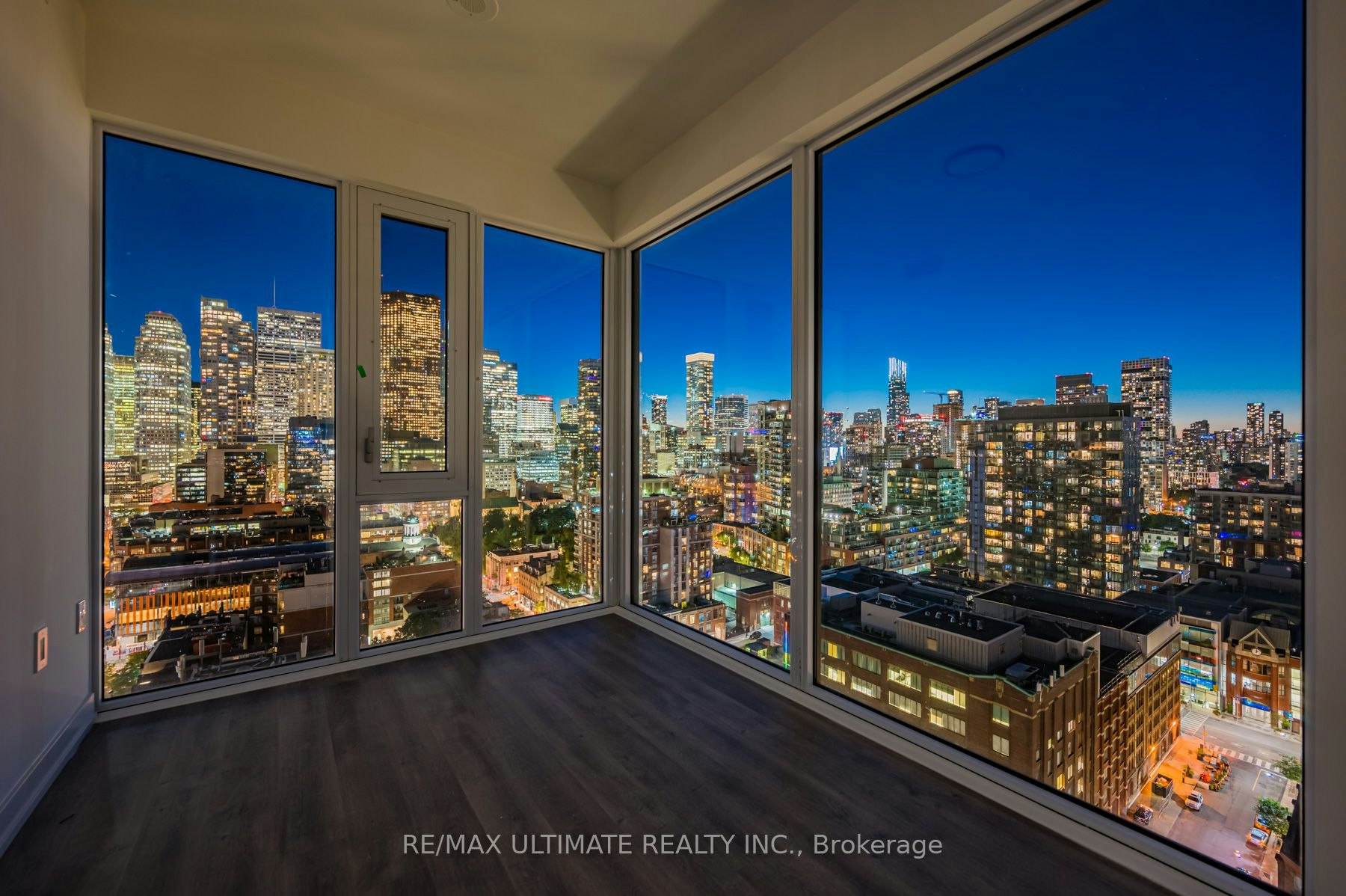 2104-158 Front Street East Street, Toronto, ON, M5A 0K9
