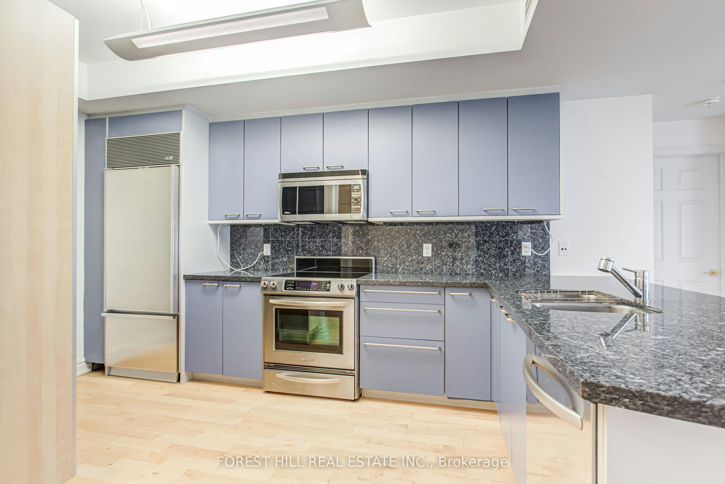 201-38 Avenue Road, Toronto, ON, M5R 2G2 - 17