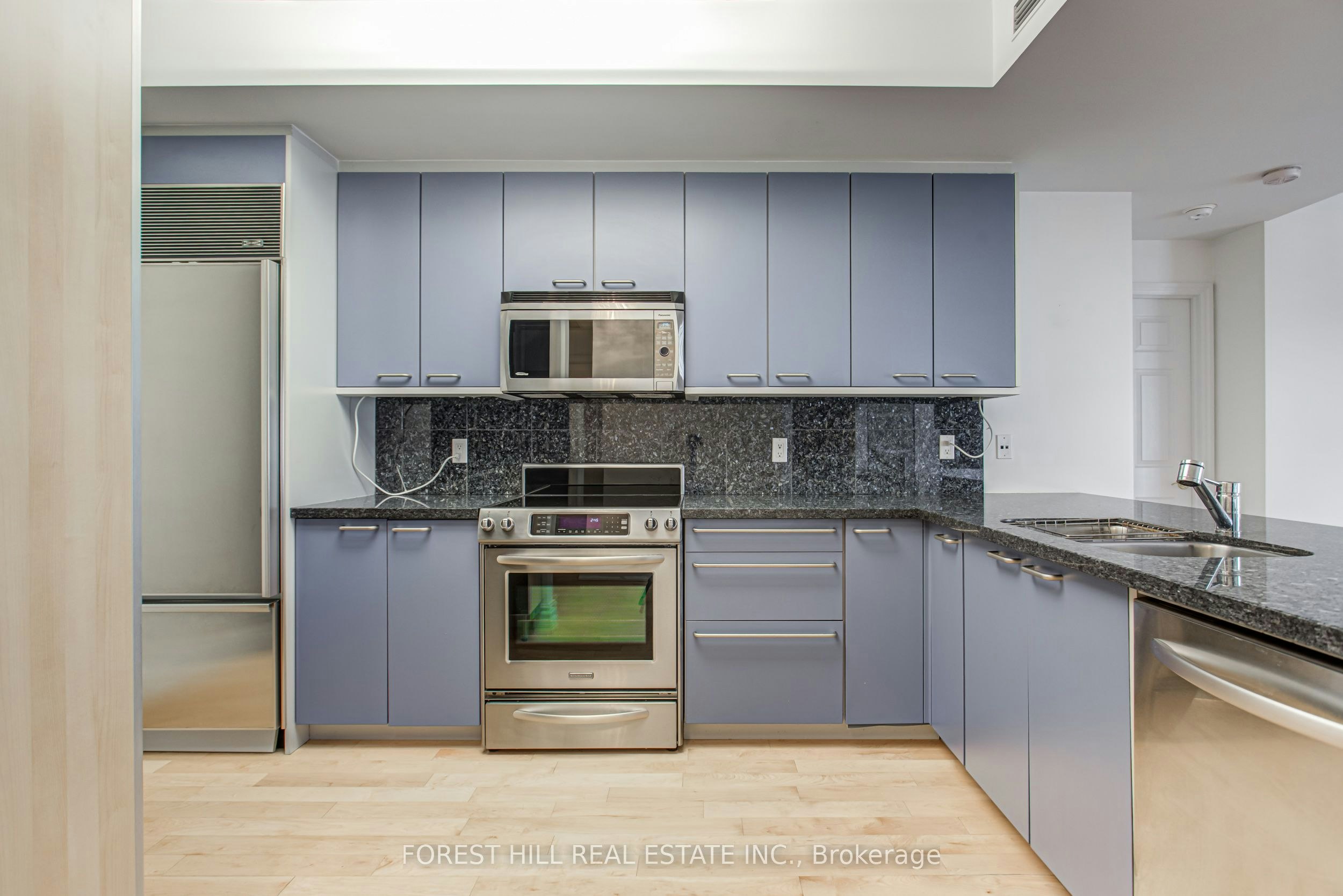 201-38 Avenue Road, Toronto, ON, M5R 2G2 - 18