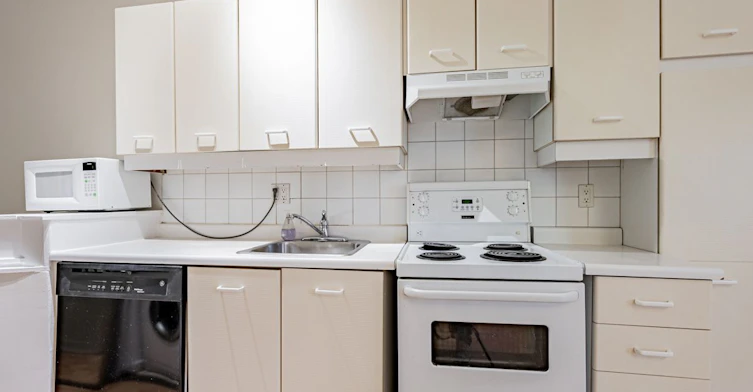 Upper-70 Macpherson Avenue, Toronto, ON, M5R 1W8 - 10