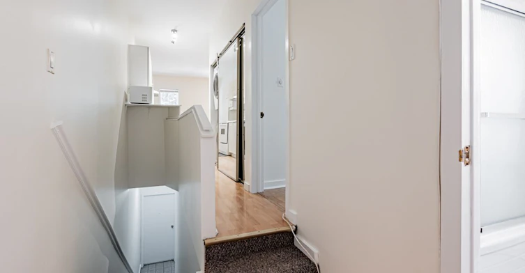 Upper-70 Macpherson Avenue, Toronto, ON, M5R 1W8 - 4