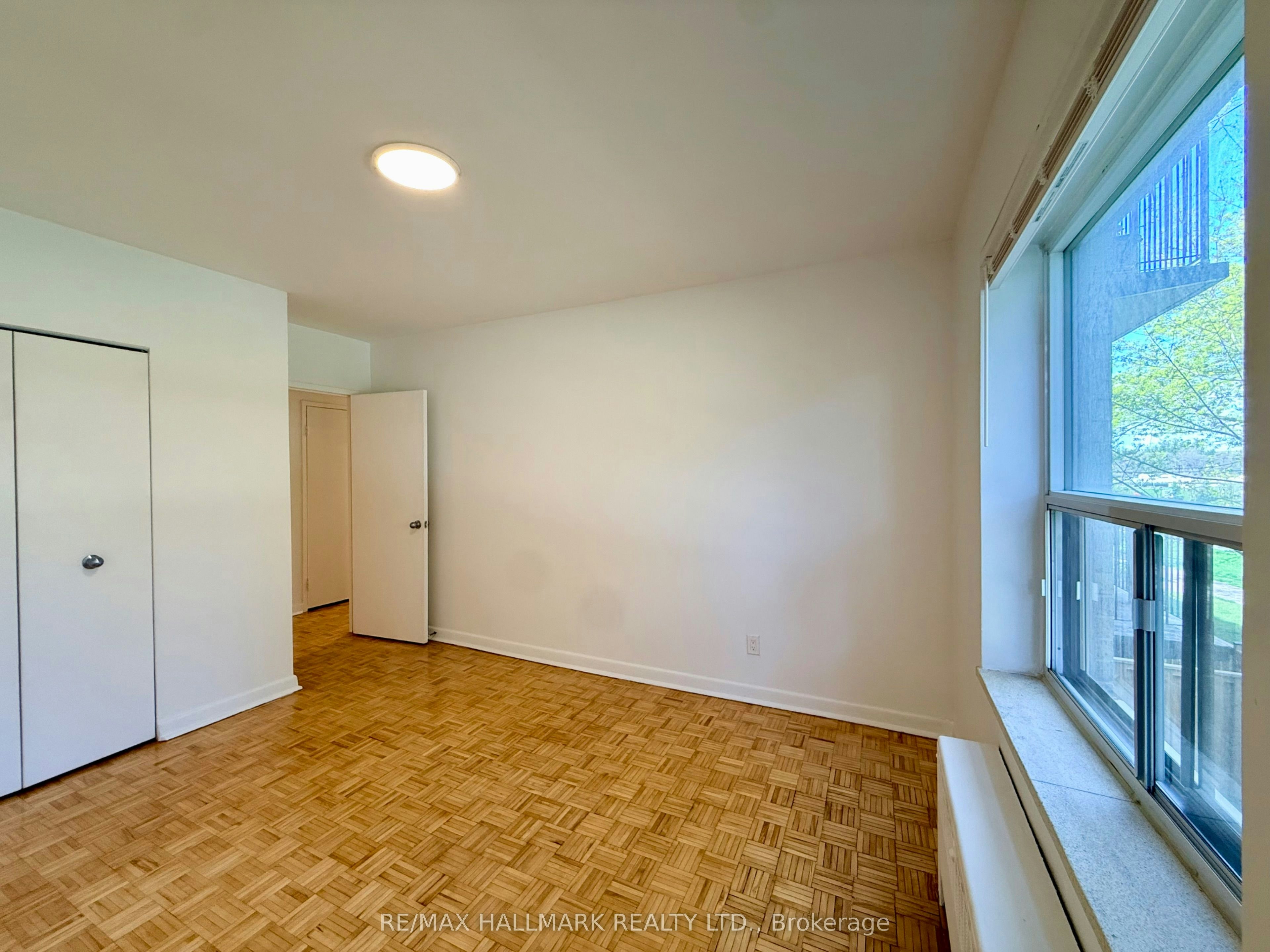 208-30 Upper Canada Drive, Toronto, ON, M2P 1S1 - 11