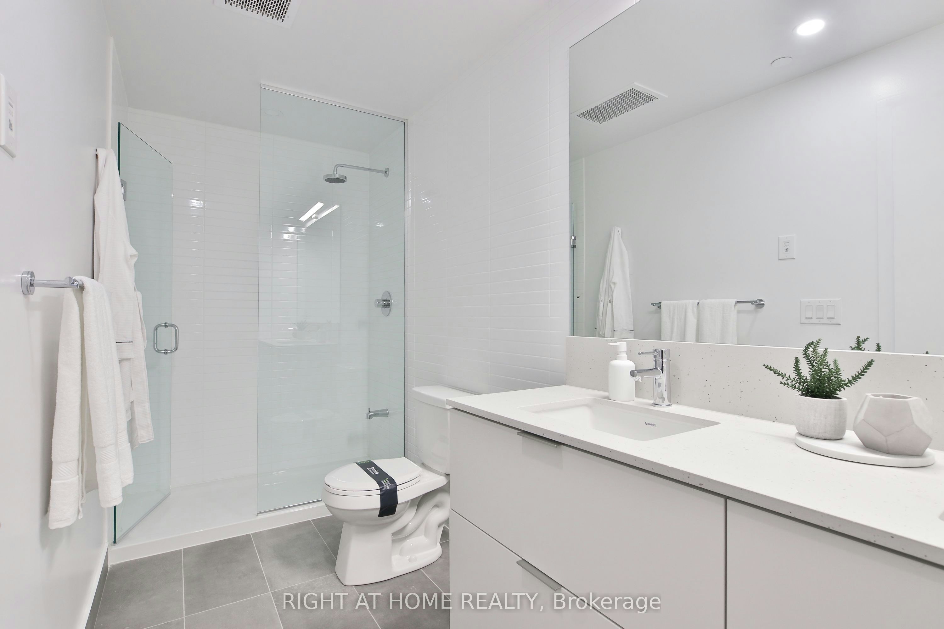 09-55 Nicholas Avenue, Toronto, ON, M5A 0M9 - 15