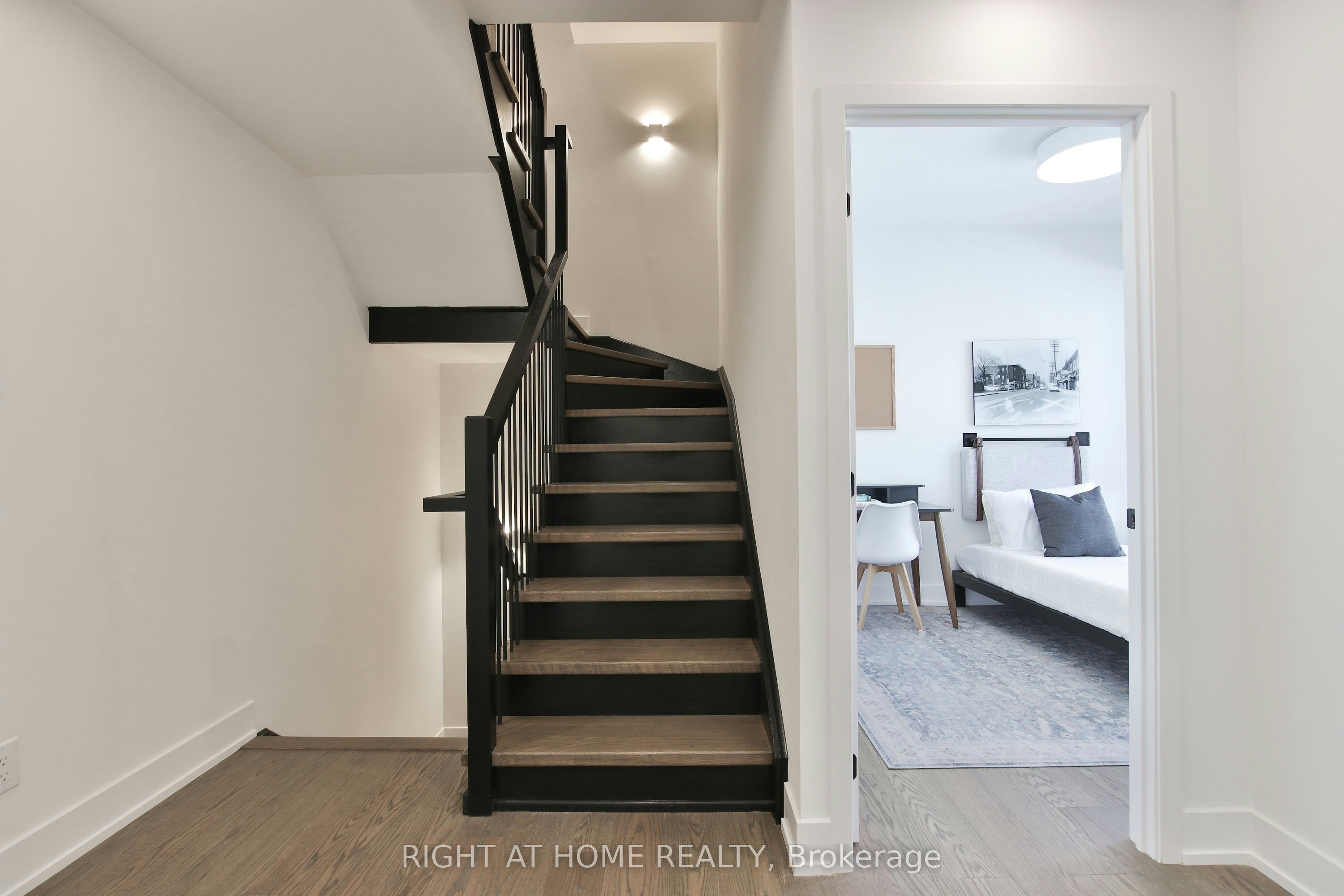 09-55 Nicholas Avenue, Toronto, ON, M5A 0M9 - 11