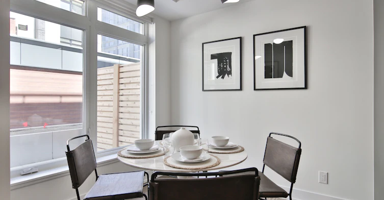 09-55 Nicholas Avenue, Toronto, ON, M5A 0M9 - 7