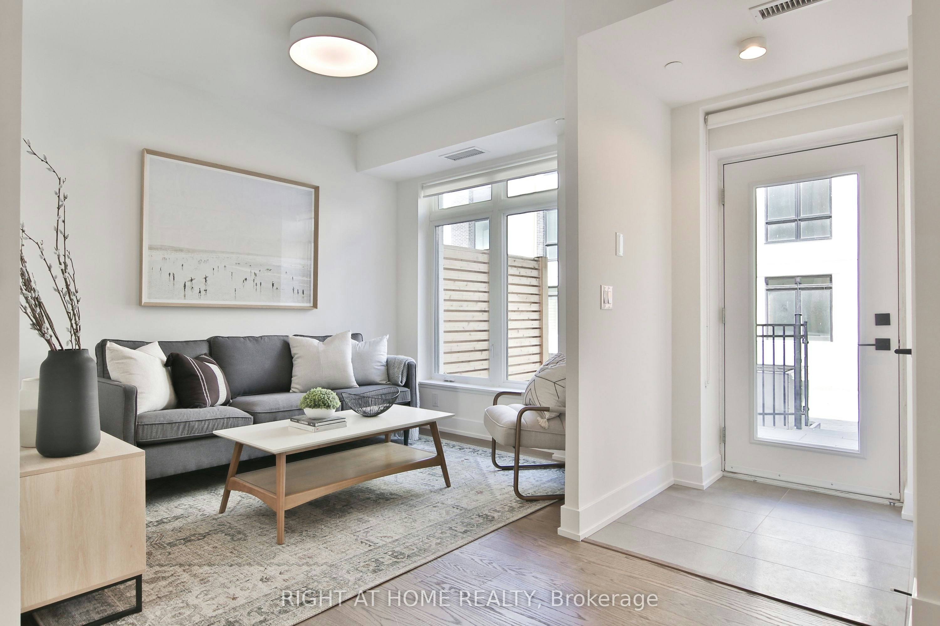 09-55 Nicholas Avenue, Toronto, ON, M5A 0M9 - 4