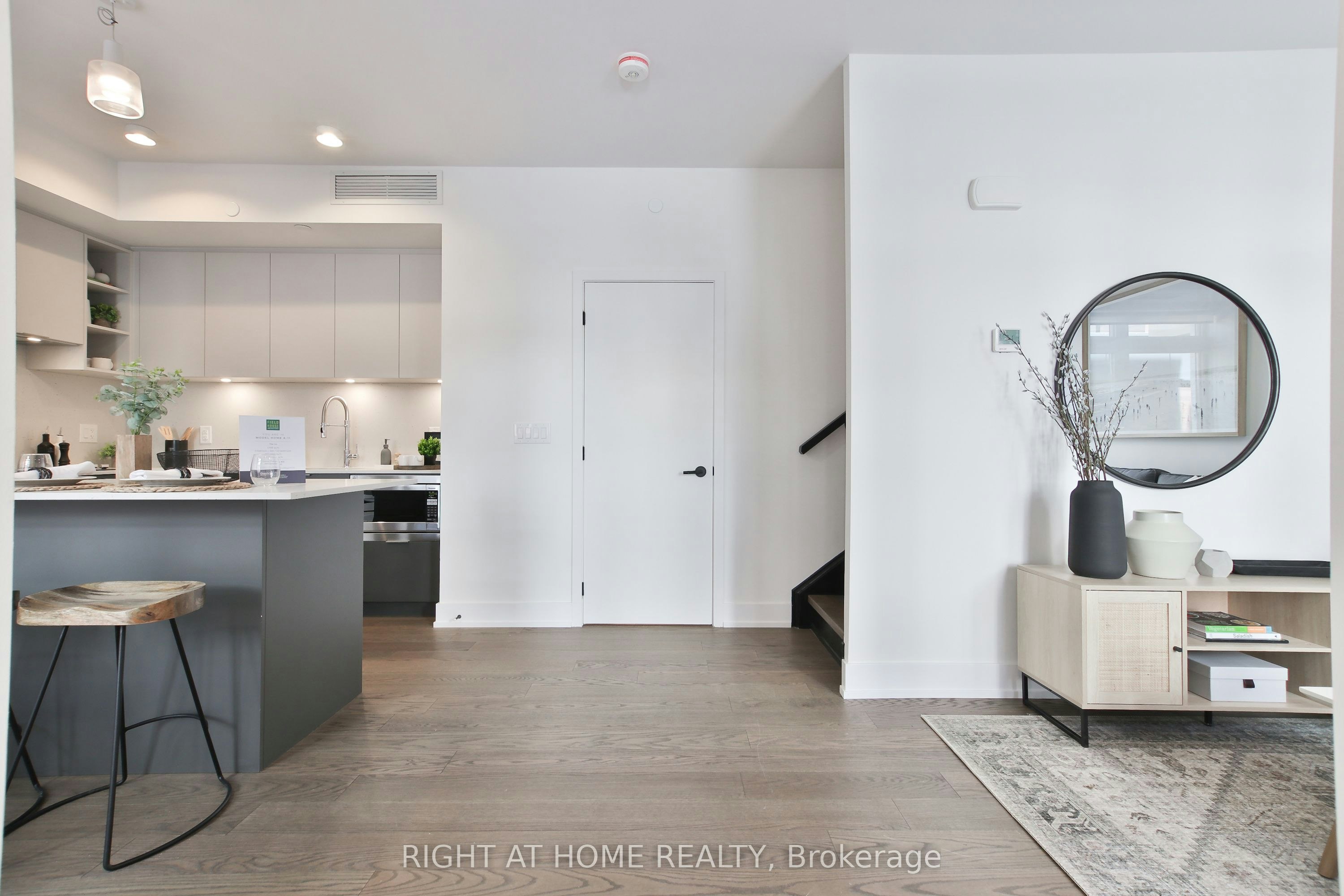 09-55 Nicholas Avenue, Toronto, ON, M5A 0M9 - 3