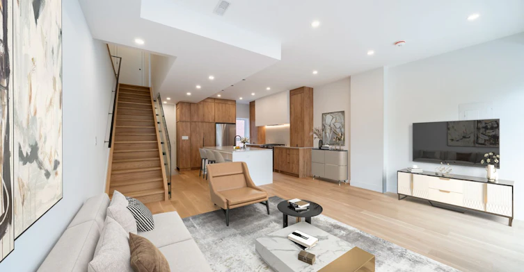 Upper-180 Dovercourt Road, Toronto, ON, M6J 3C4