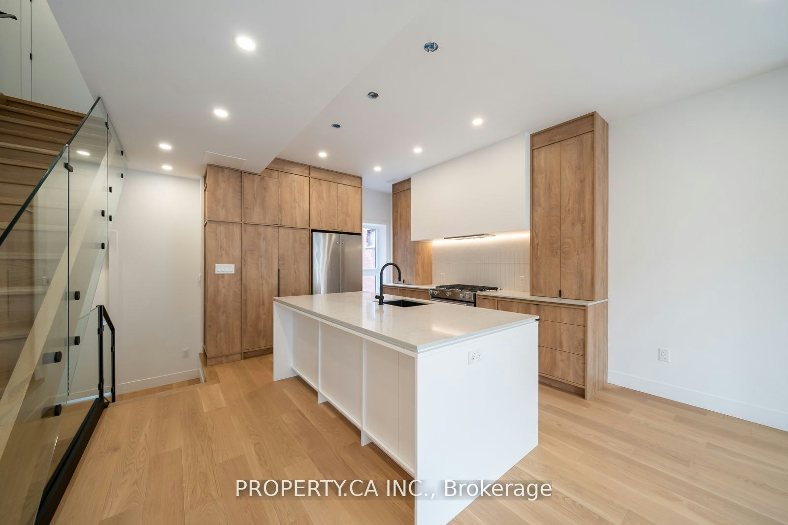 Upper-180 Dovercourt Road, Toronto, ON, M6J 3C4 - 6