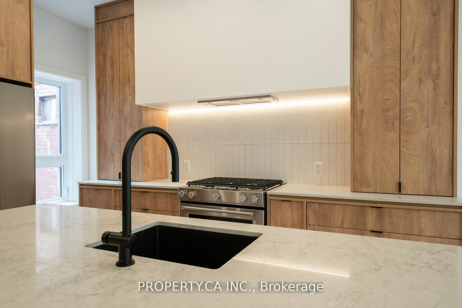 Upper-180 Dovercourt Road, Toronto, ON, M6J 3C4 - 8