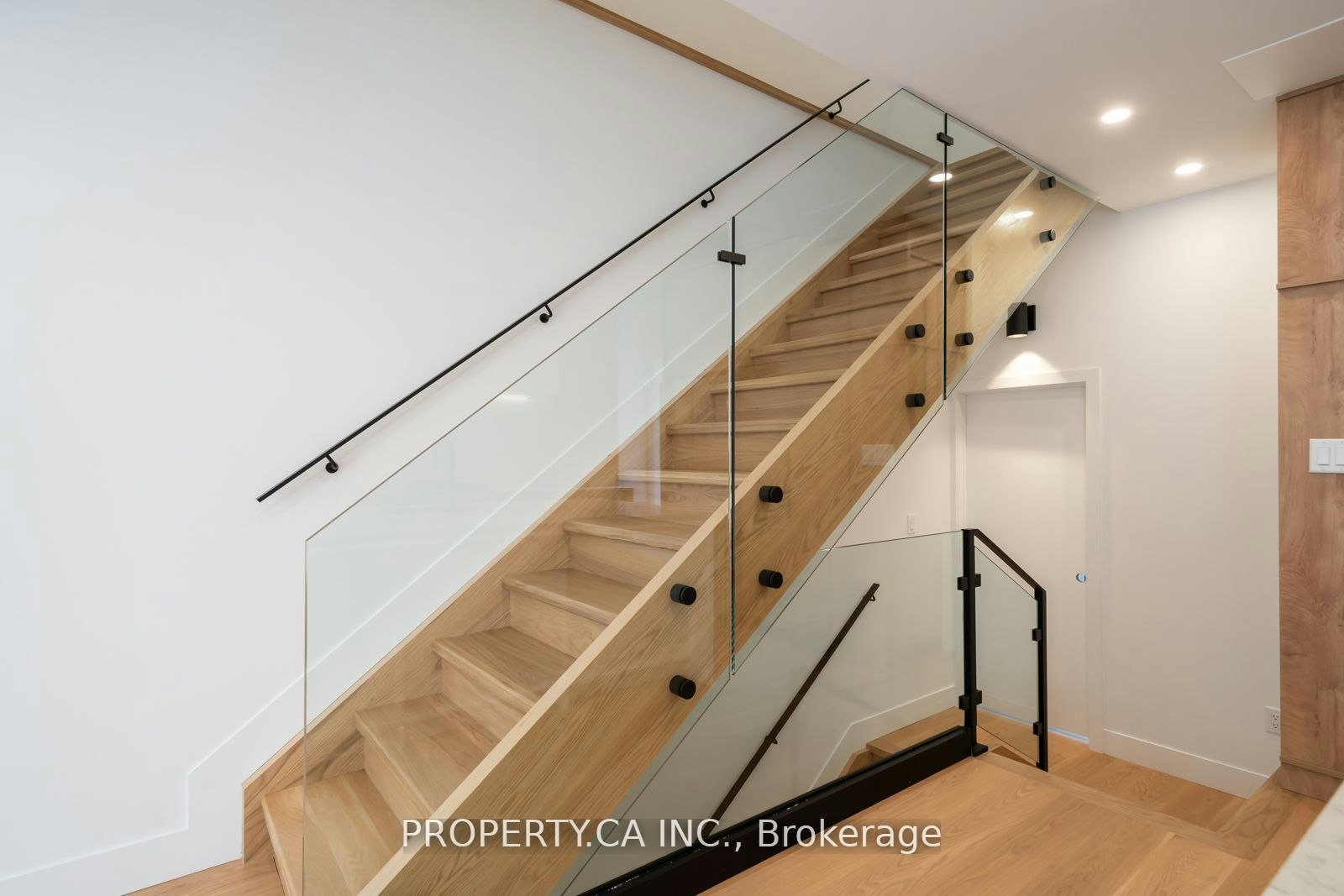 Upper-180 Dovercourt Road, Toronto, ON, M6J 3C4 - 12