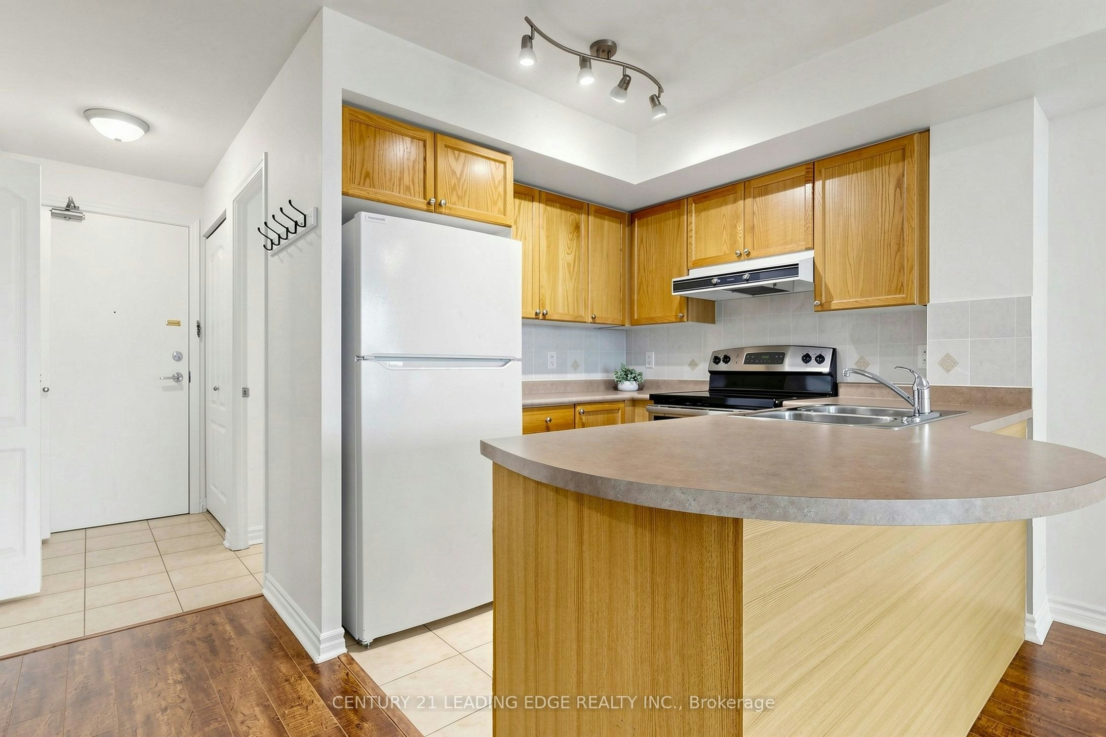 905-17 Barberry Place, Toronto, ON, M2K 3E2 - 9