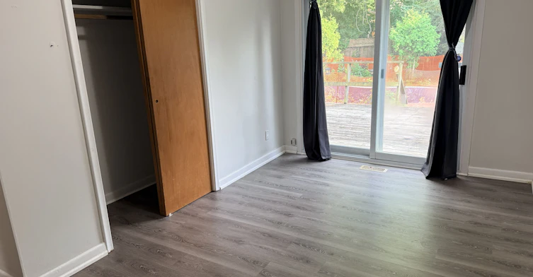 Main-359 Patricia Avenue, Toronto, ON, M2R 2M8 - 5