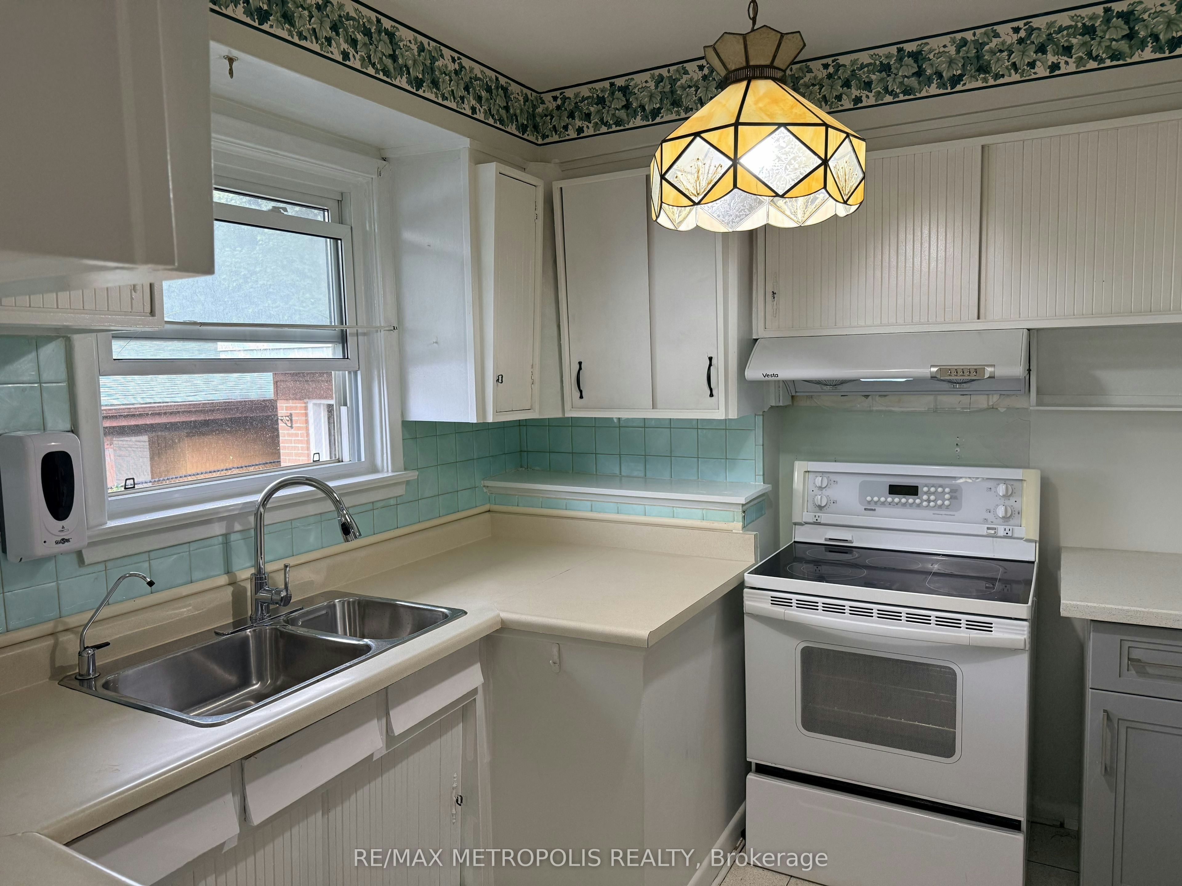 Main-359 Patricia Avenue, Toronto, ON, M2R 2M8 - 3