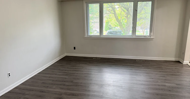 Main-359 Patricia Avenue, Toronto, ON, M2R 2M8 - 2