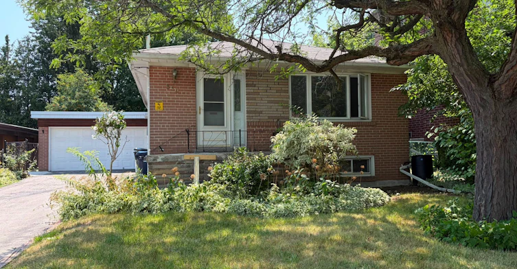 Main-359 Patricia Avenue, Toronto, ON, M2R 2M8