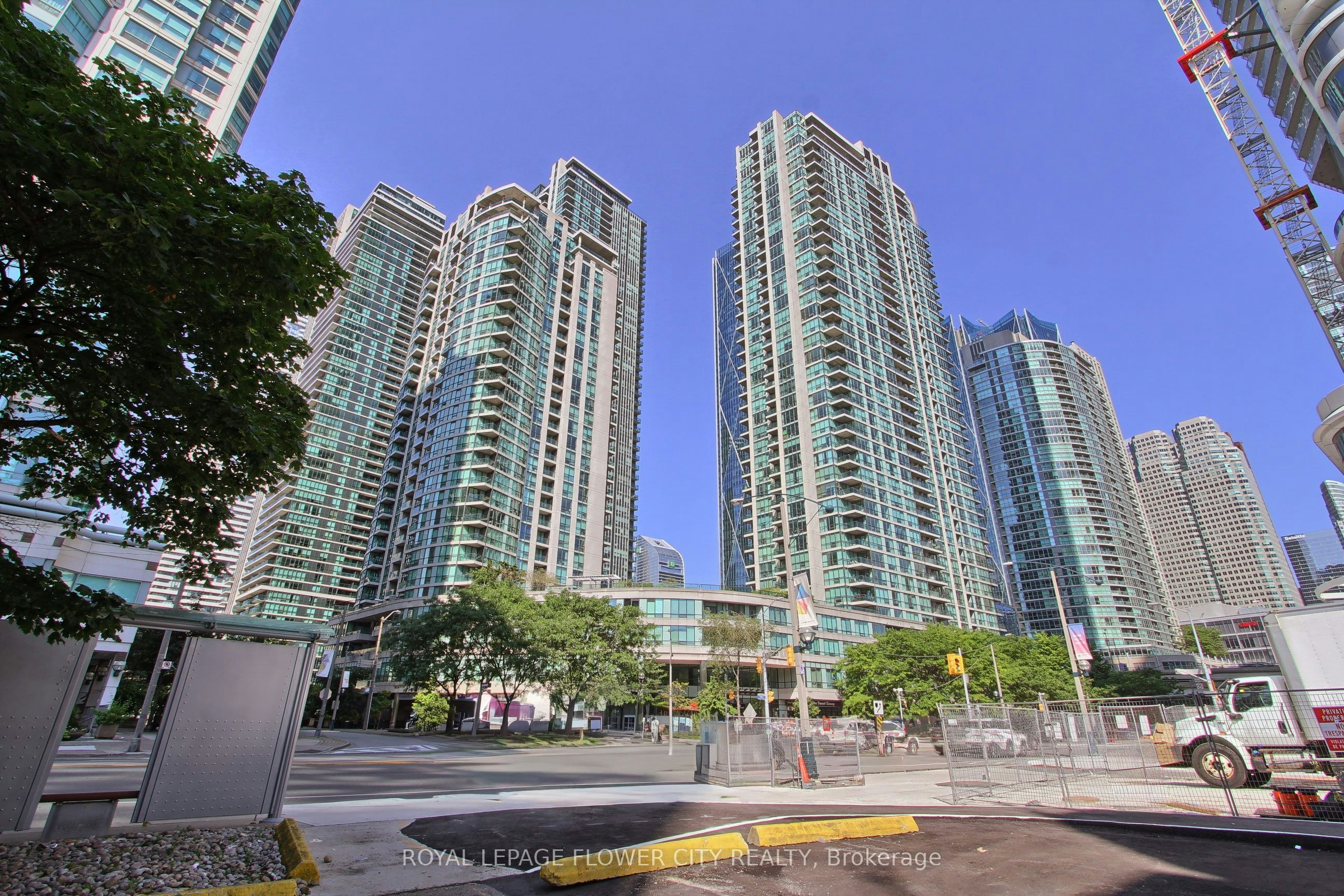 302-12 Yonge Street, Toronto, ON, M5M 3G5