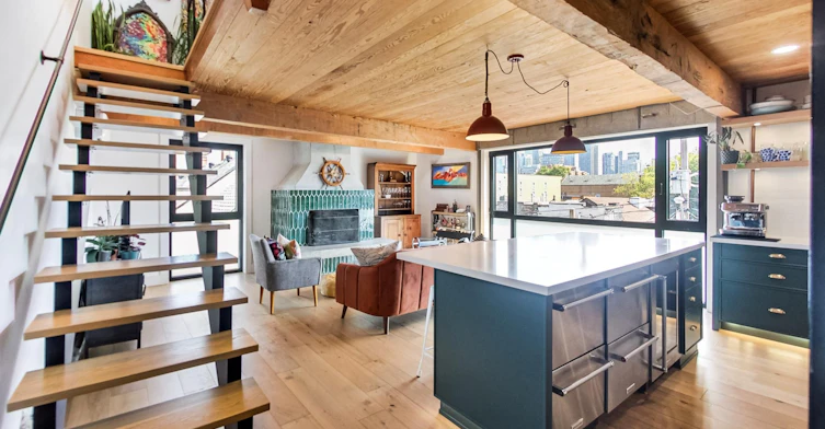Upper-6 Littlehayes Lane, Toronto, ON, M5T 1L8