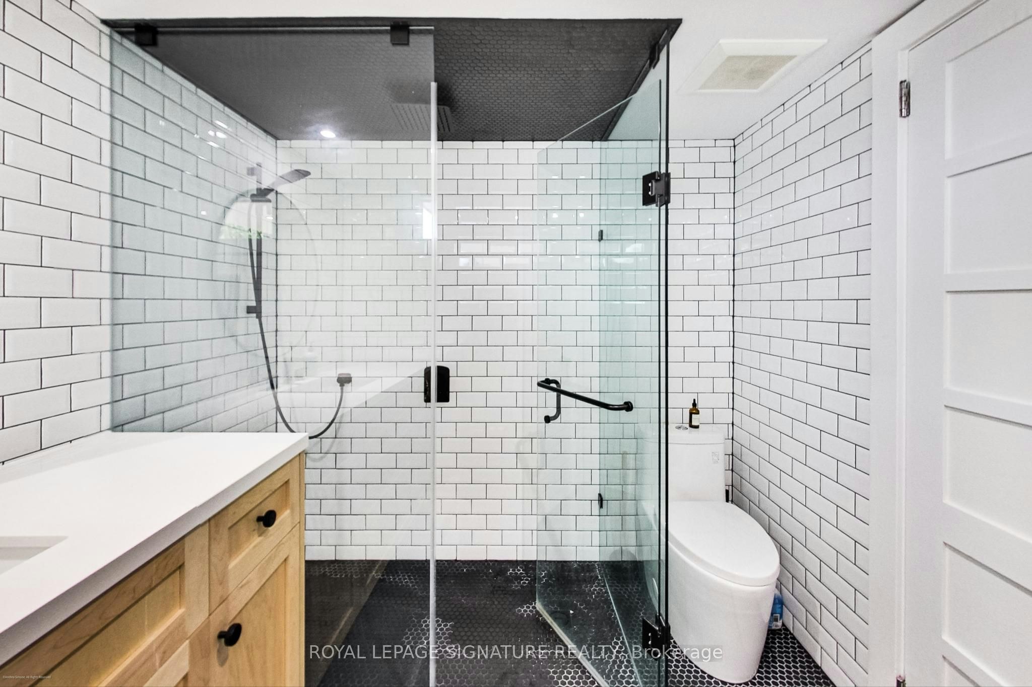Upper-6 Littlehayes Lane, Toronto, ON, M5T 1L8 - 24