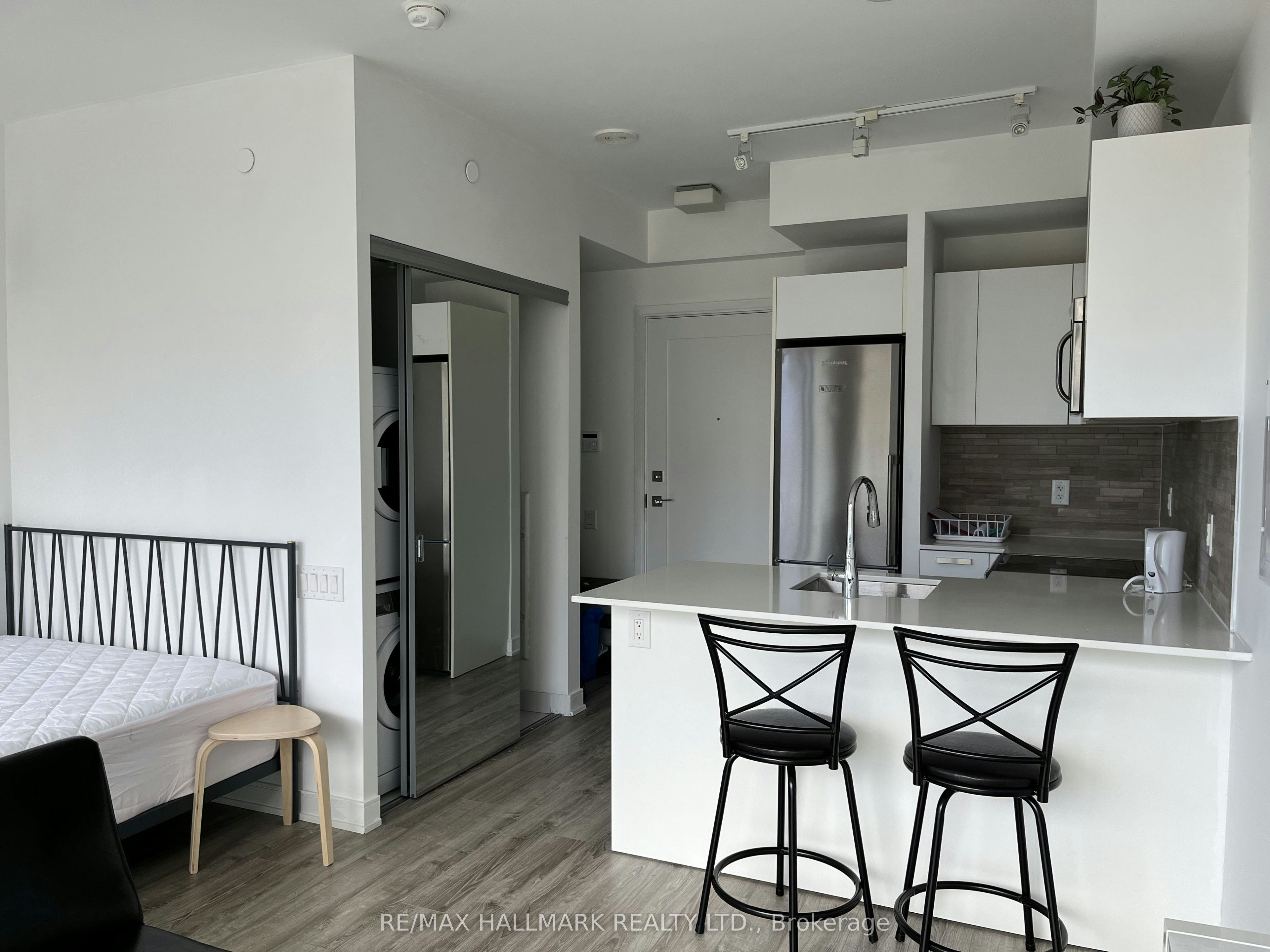 2003-57 St Joseph Street, Toronto, ON, M5S 0C5 - 4