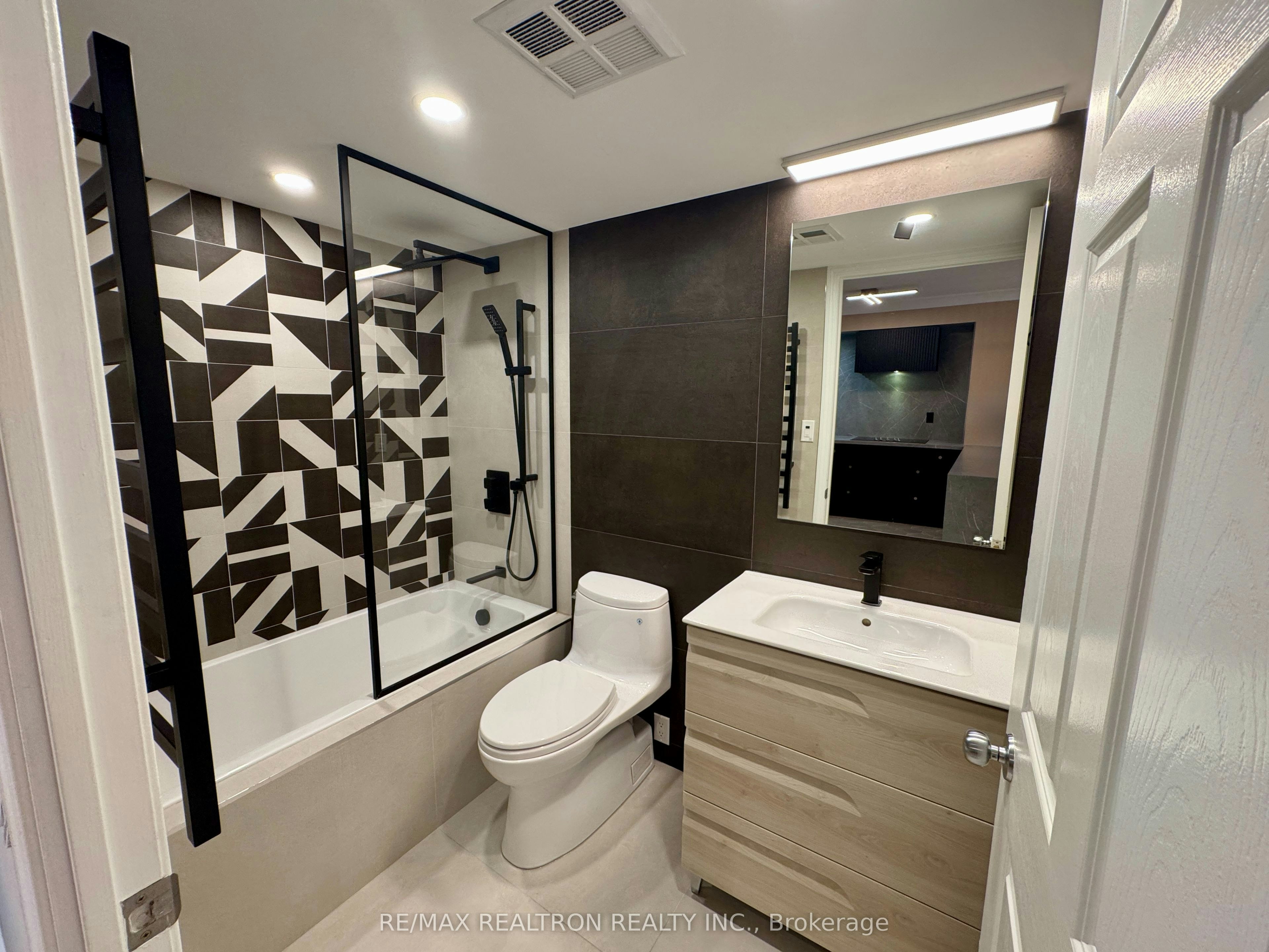 1107-388 Bloor Street E, Toronto, ON, M4W 3W9 - 21