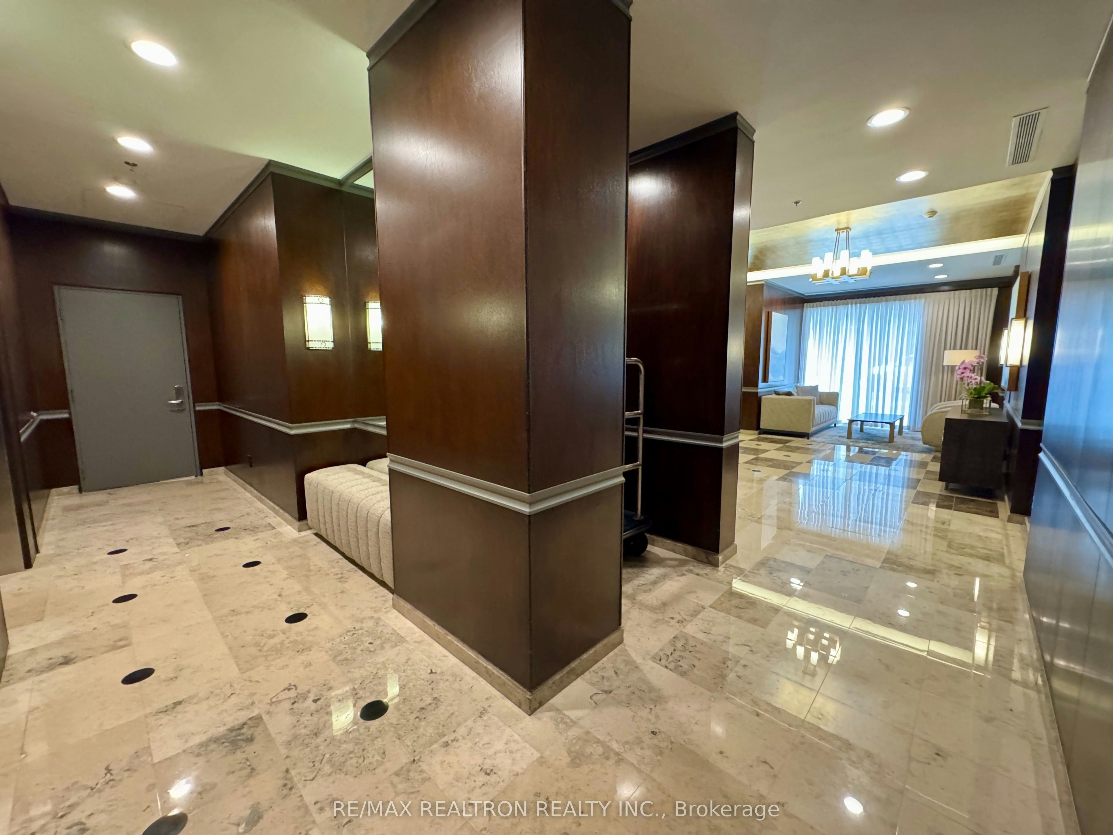 1107-388 Bloor Street E, Toronto, ON, M4W 3W9 - 3
