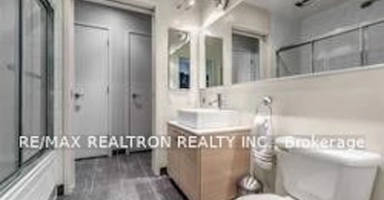 205-60 Bathurst Street, Toronto, ON, M5V 2P4 - 14