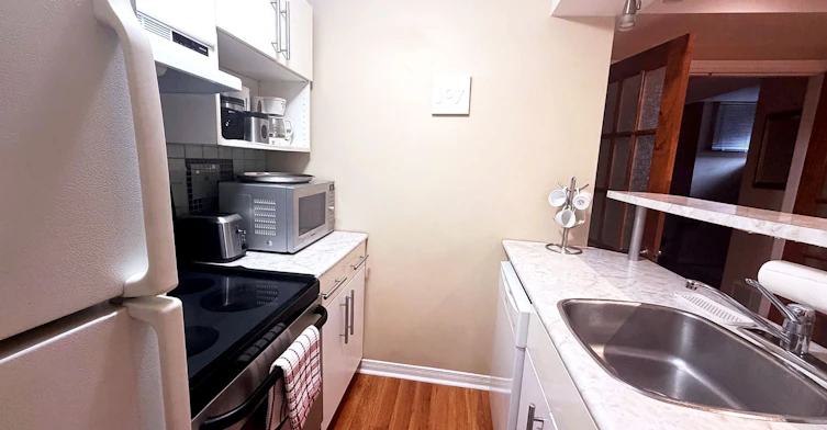 BSMT-334 Hillsdale Avenue E, Toronto, ON, M4S 1T8 - 6