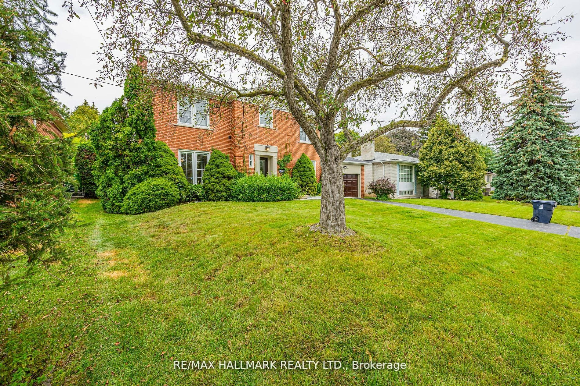 16 Paultiel Drive W, Toronto, ON, M2M 3P3 - 2
