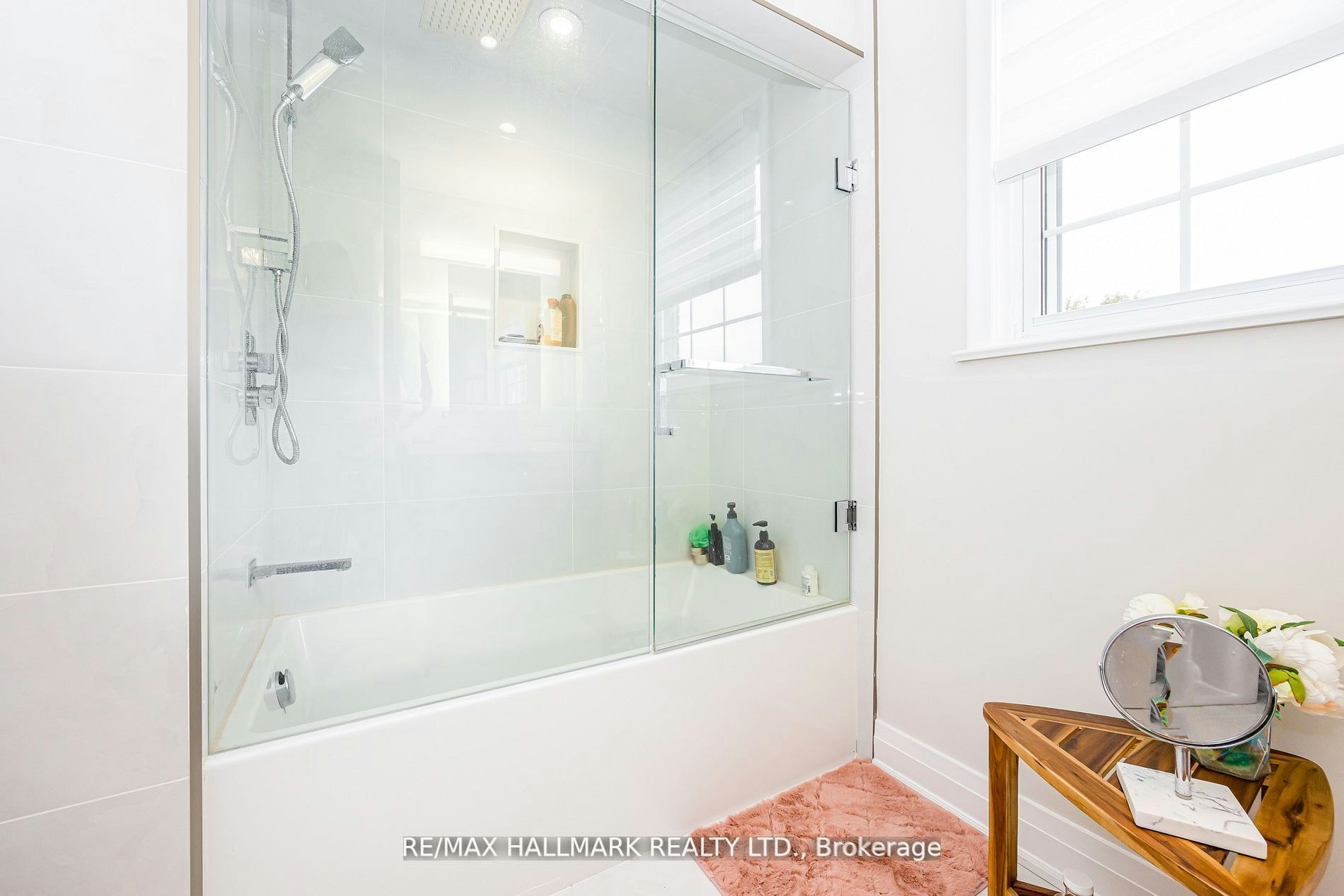 16 Paultiel Drive W, Toronto, ON, M2M 3P3 - 10