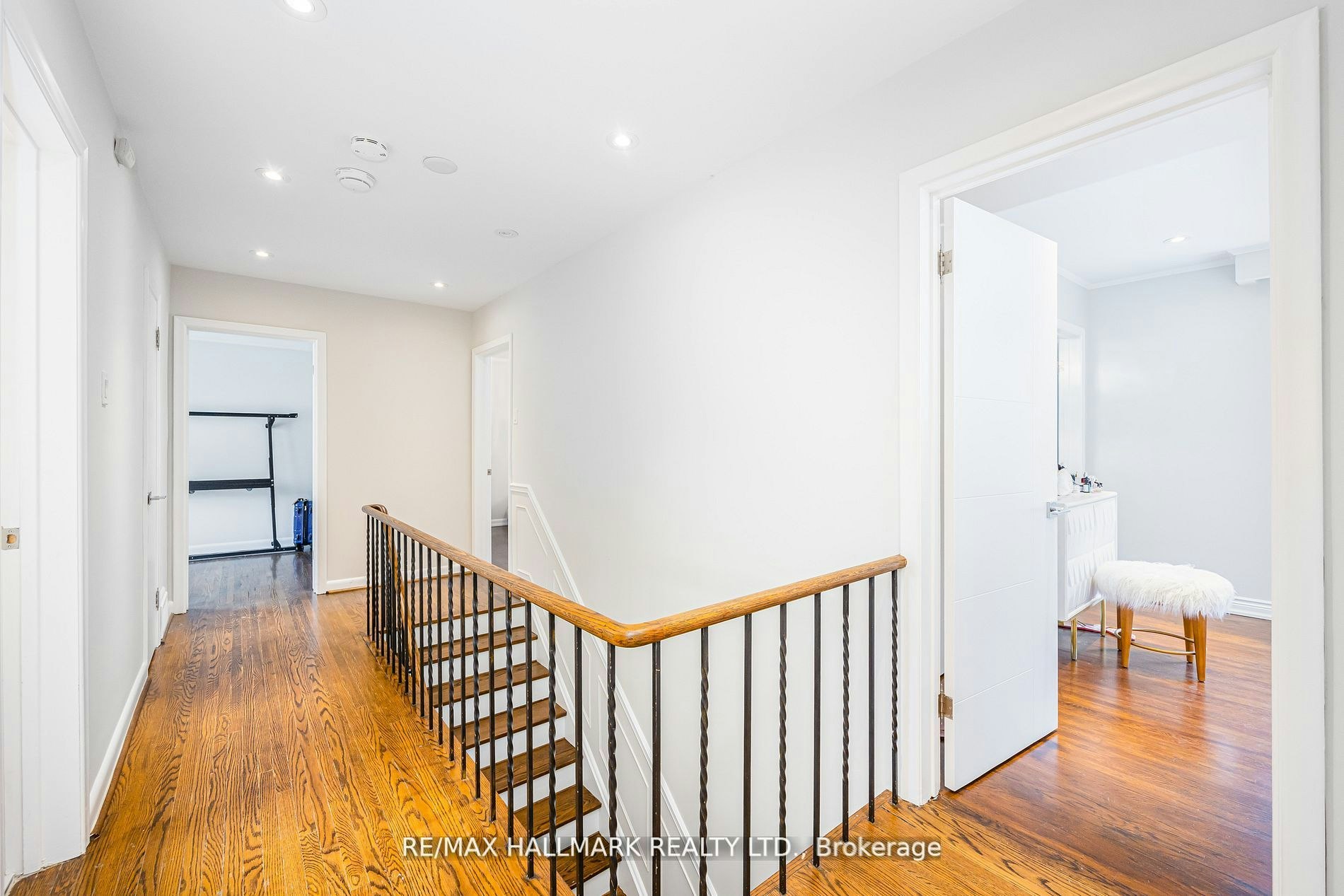 16 Paultiel Drive W, Toronto, ON, M2M 3P3 - 3