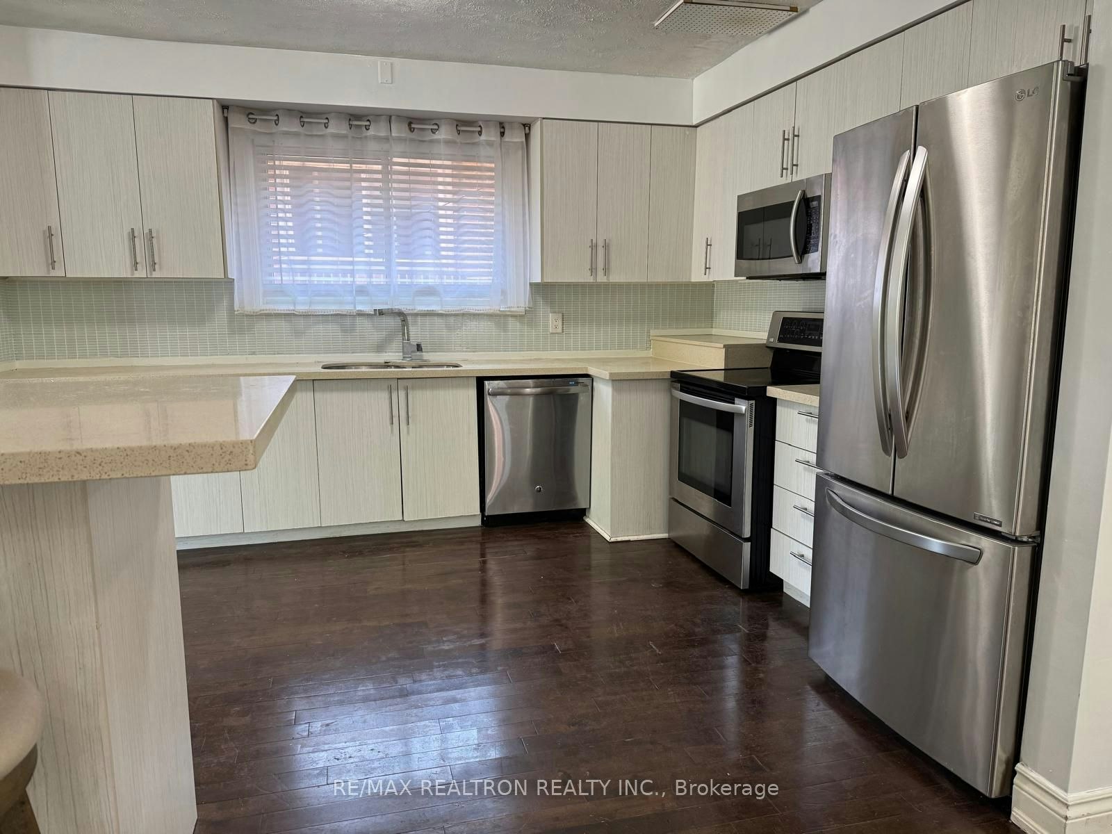 Main-926 Willowdale Avenue, Toronto, ON, M2M 3C1 - 8
