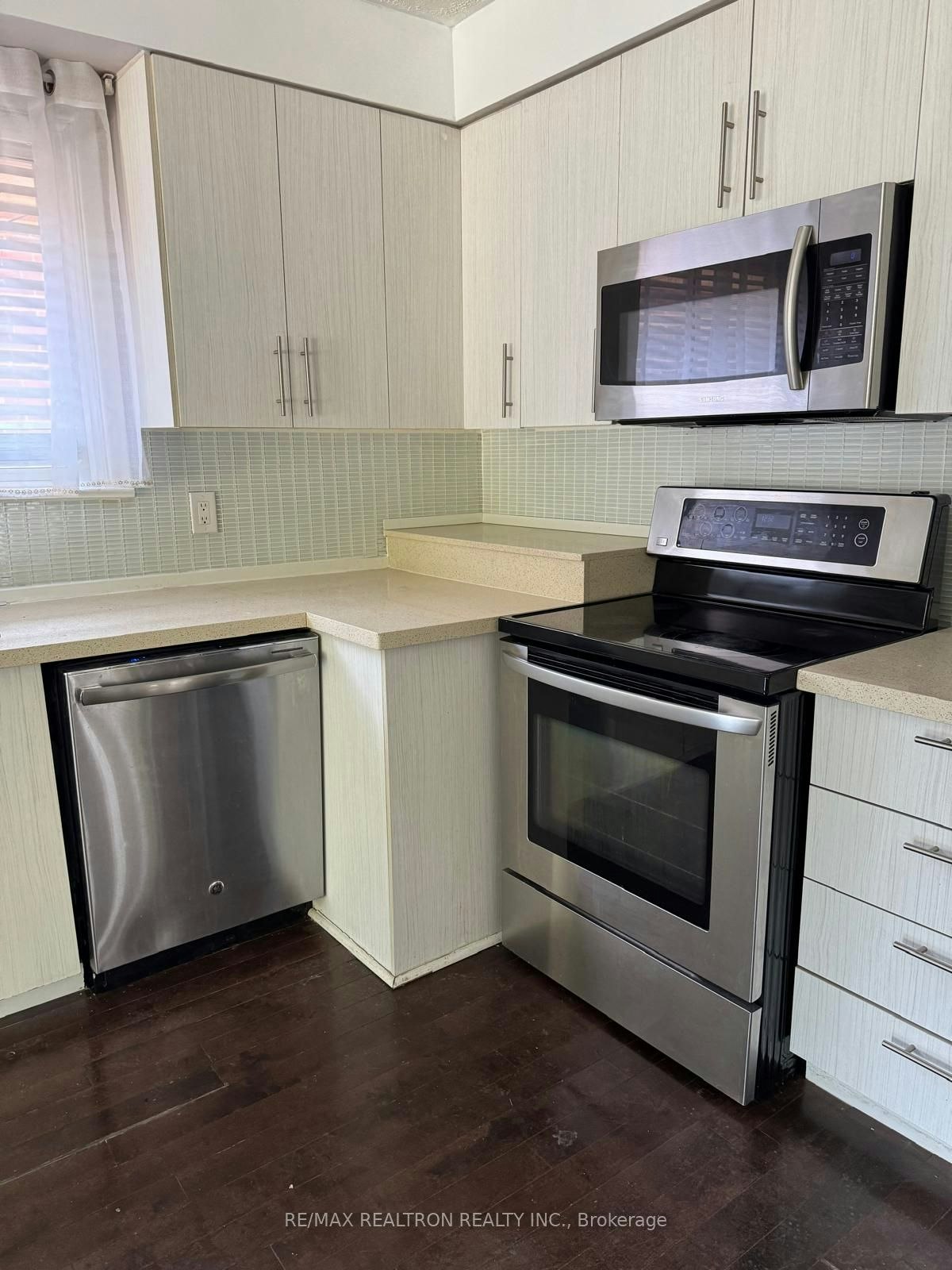 Main-926 Willowdale Avenue, Toronto, ON, M2M 3C1 - 9