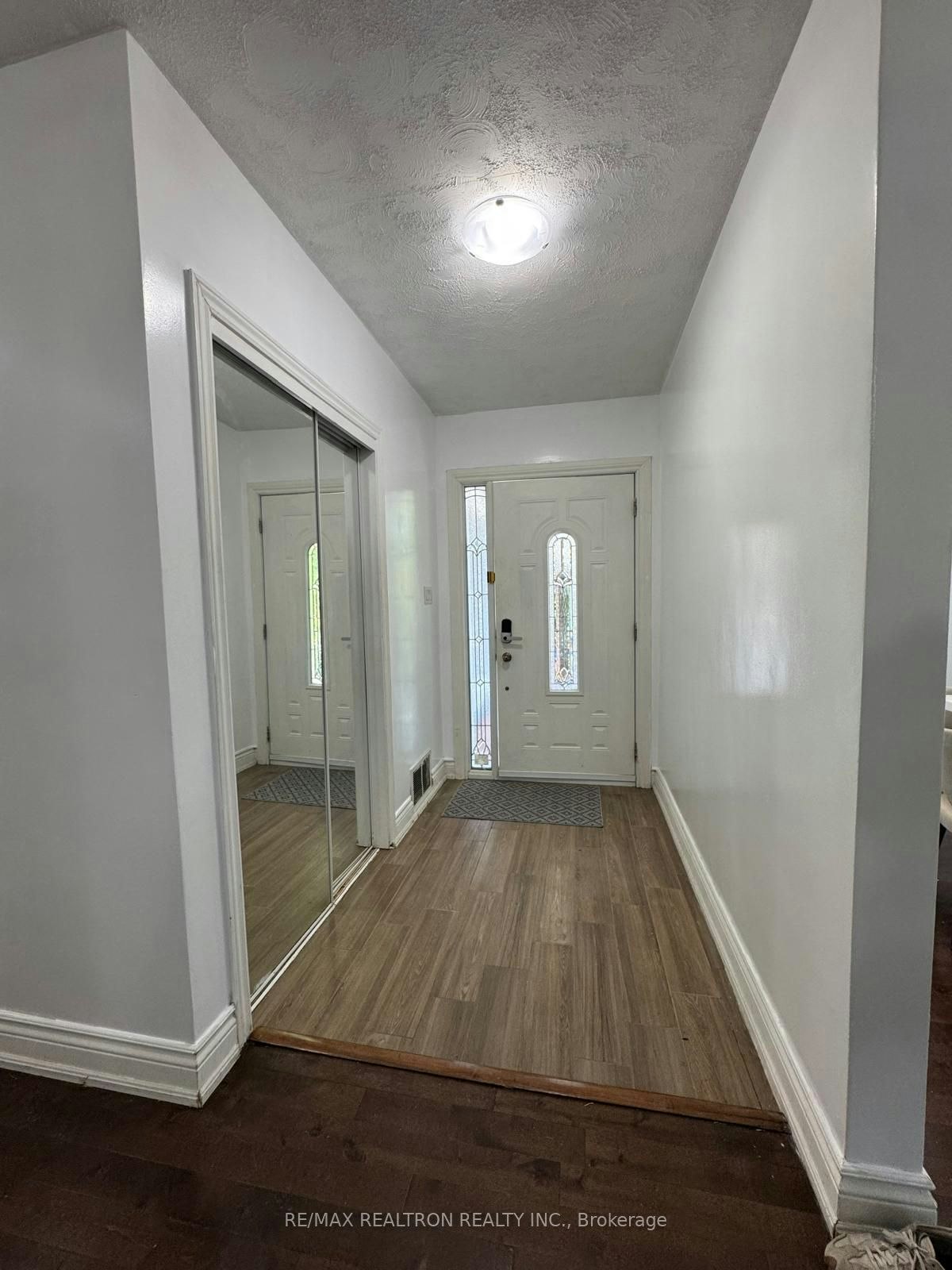Main-926 Willowdale Avenue, Toronto, ON, M2M 3C1 - 16