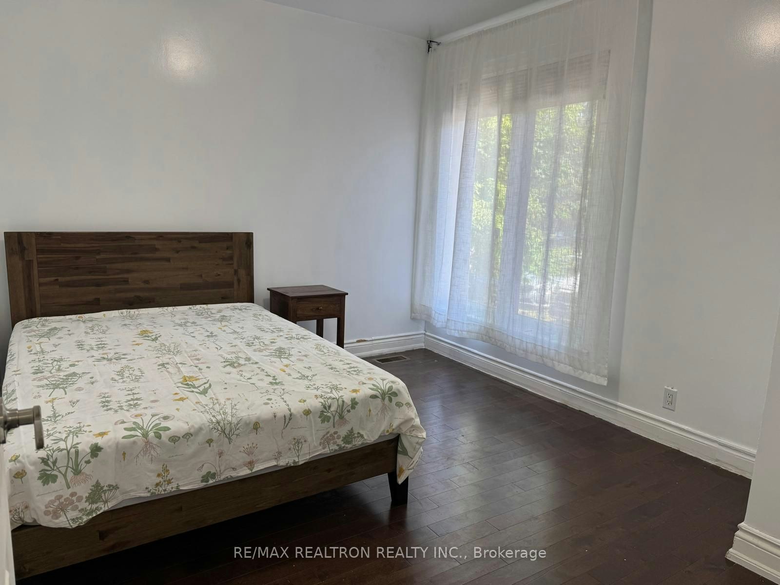 Main-926 Willowdale Avenue, Toronto, ON, M2M 3C1 - 11