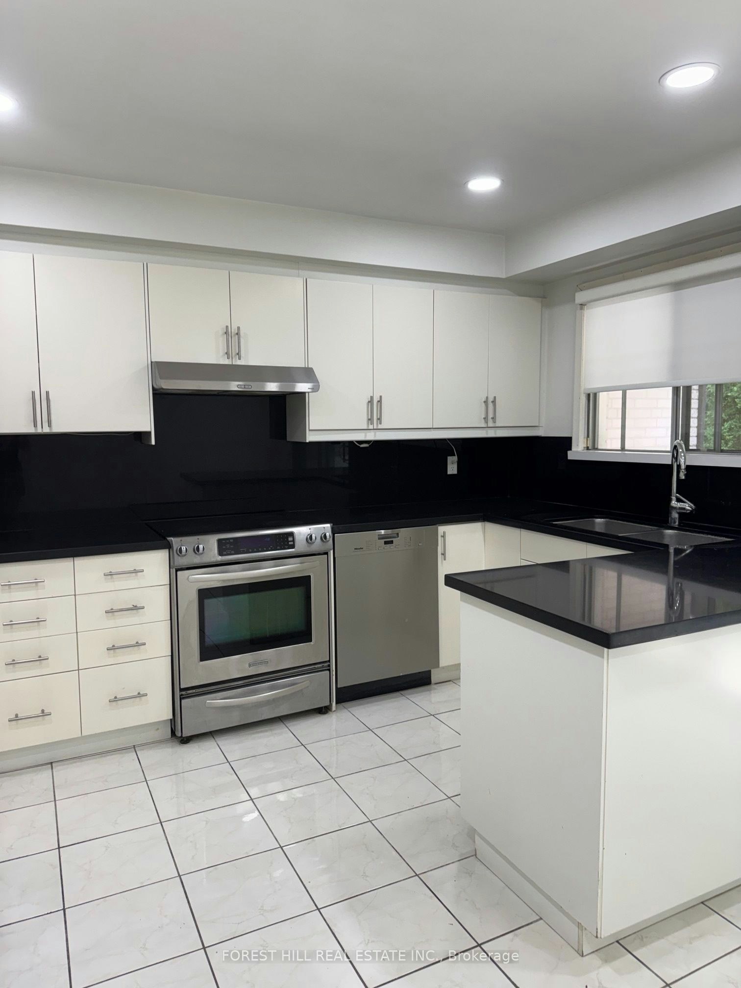 3 Tokay Court, Toronto, ON, M3H 3V2 - 12
