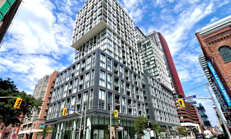 1920-158 Front Street E