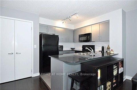 1701-12 Yonge Street, Toronto, ON, M5E 1Z9 - 4