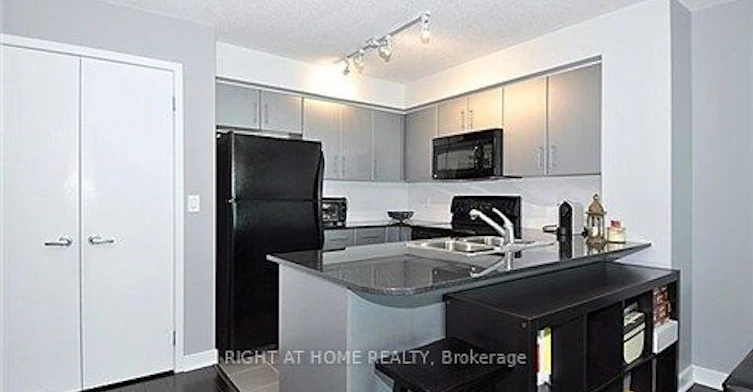 1701-12 Yonge Street, Toronto, ON, M5E 1Z9 - 4