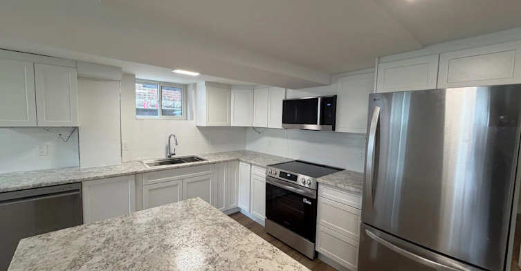 Lower-458A Oriole Parkway, Toronto, ON, M5P 2H8 - 4