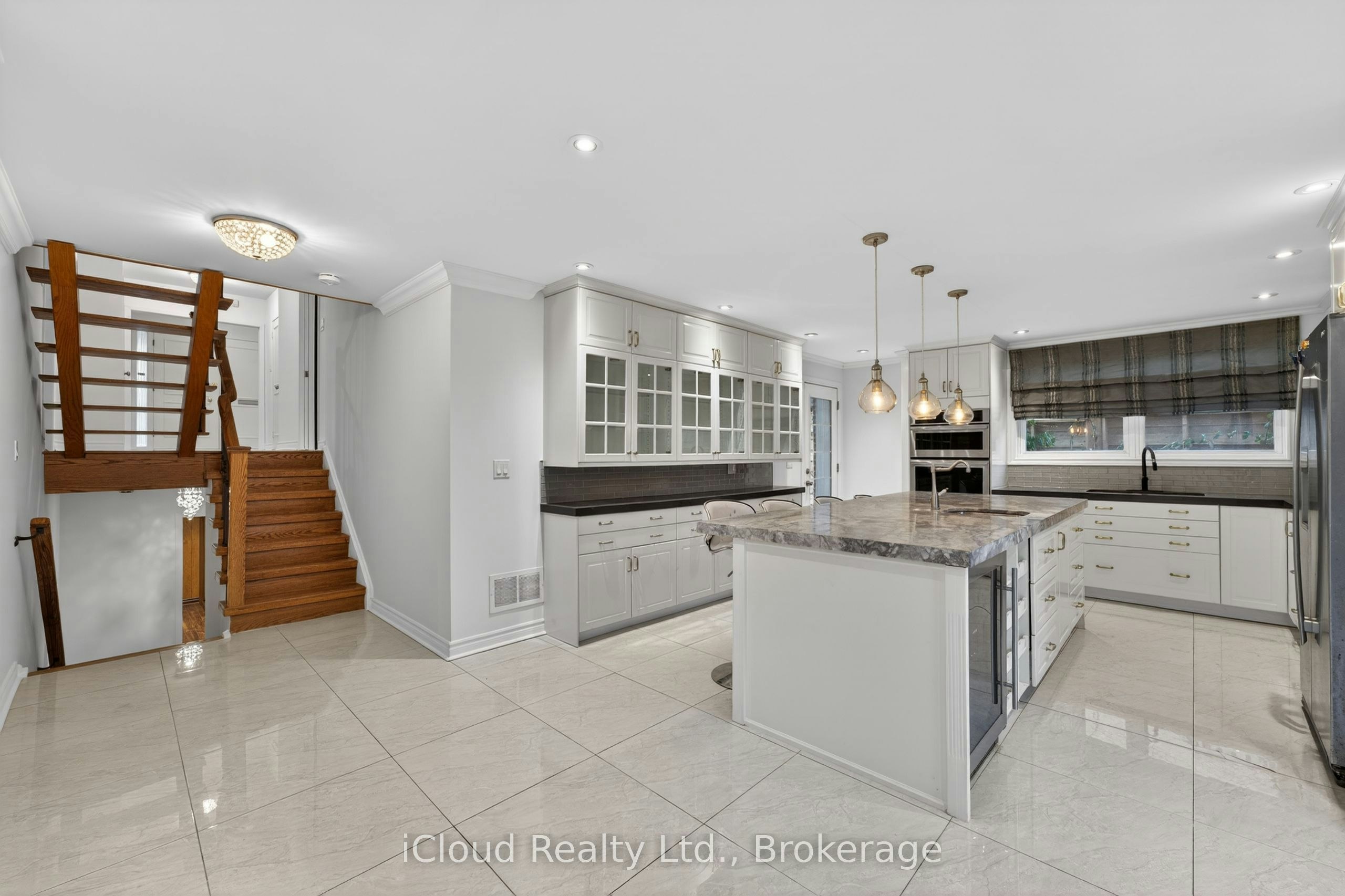 52 Montressor Drive, Toronto, ON, M2P 1Z2 - 5