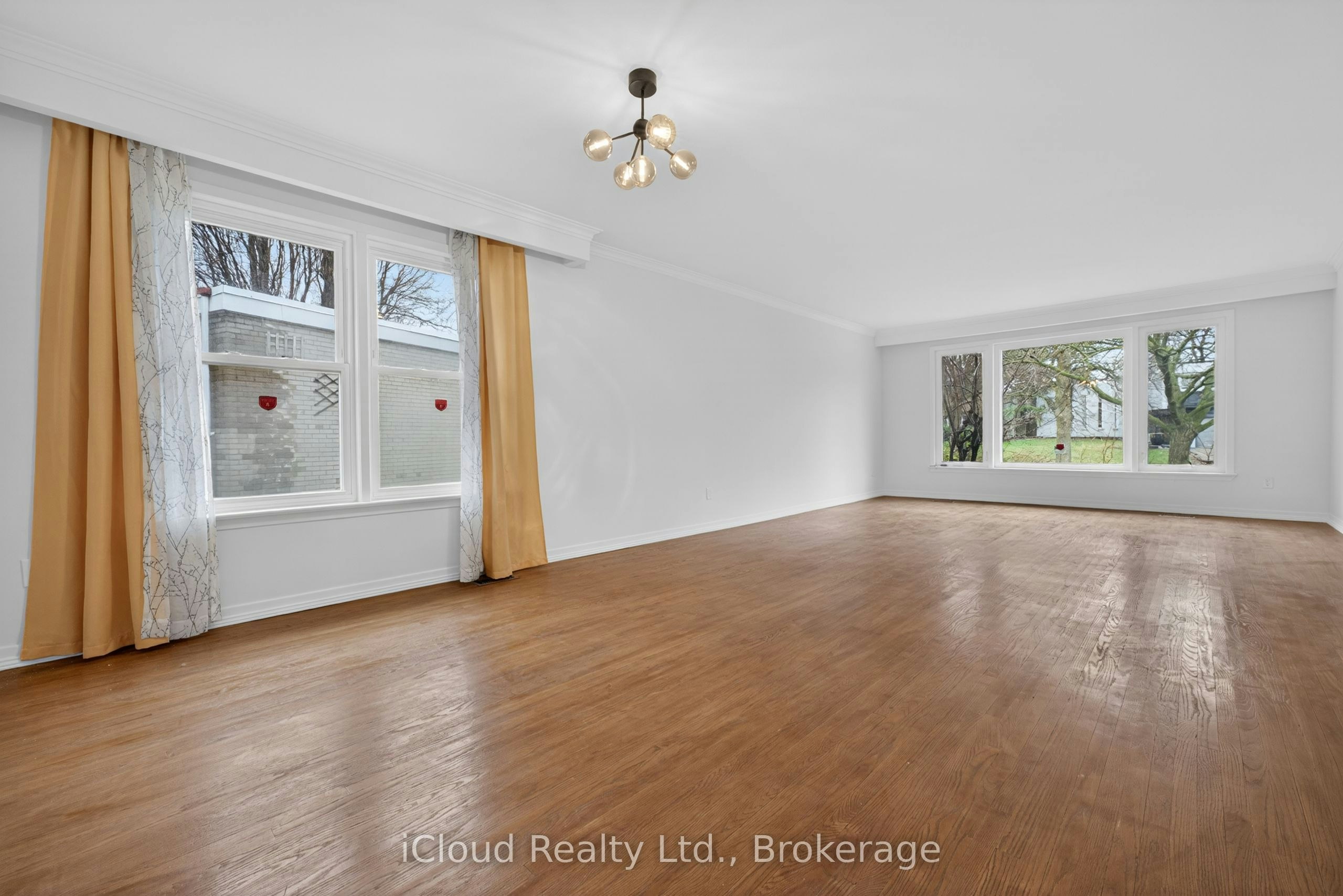 52 Montressor Drive, Toronto, ON, M2P 1Z2 - 12