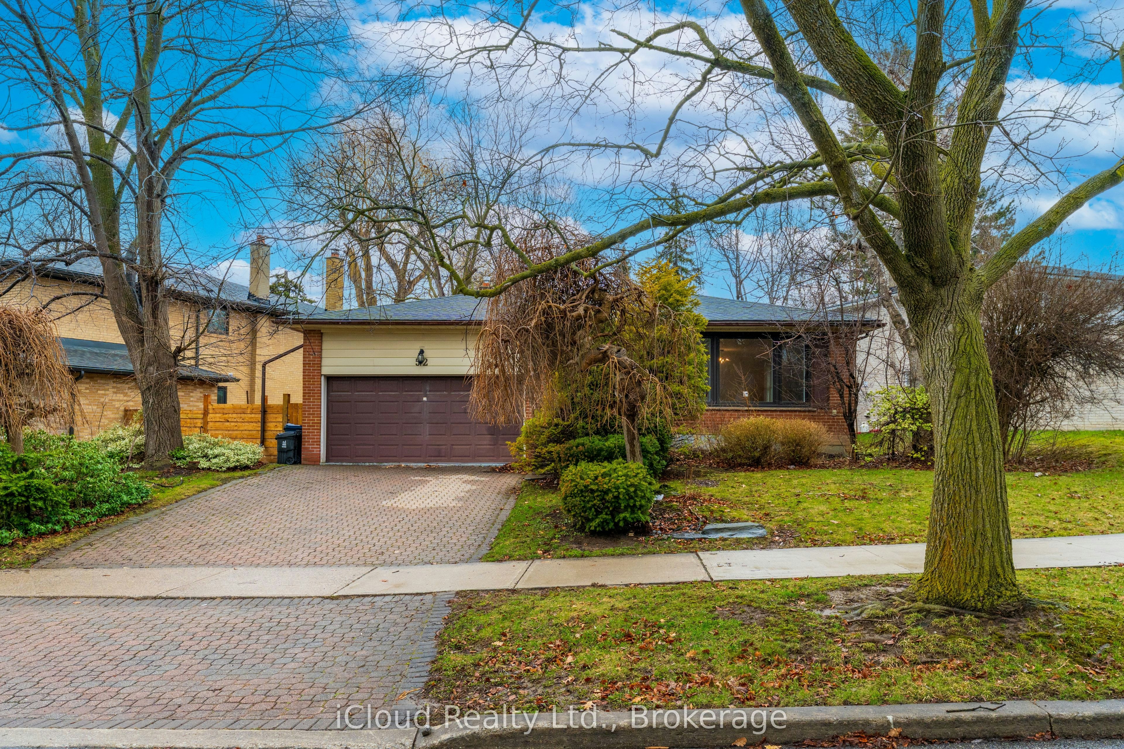 52 Montressor Drive, Toronto, ON, M2P 1Z2