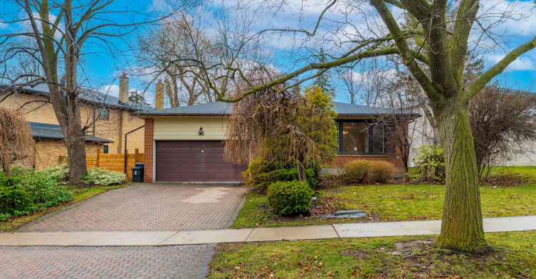 52 Montressor Drive, Toronto, ON, M2P 1Z2