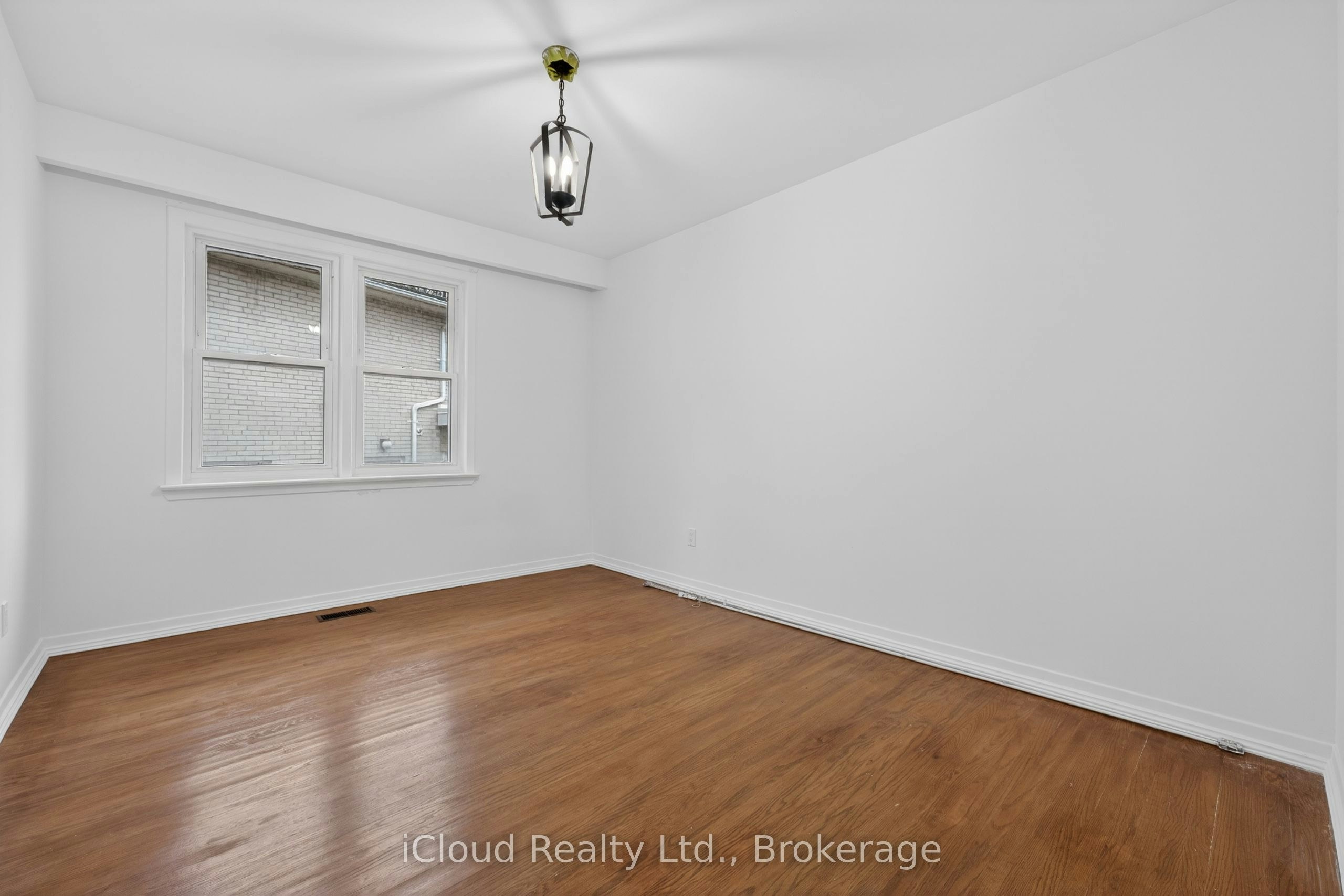 52 Montressor Drive, Toronto, ON, M2P 1Z2 - 16