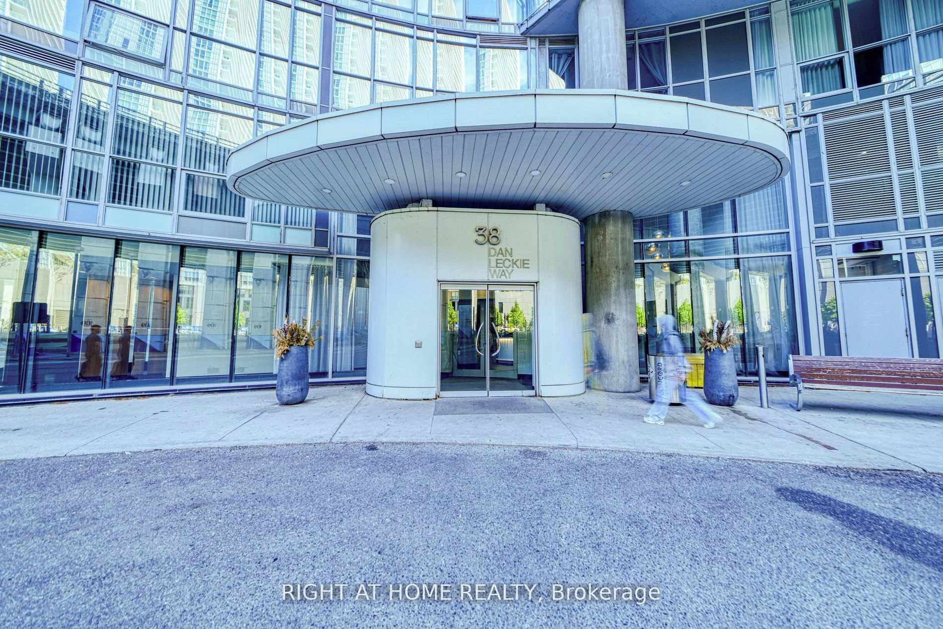 1016-38 Dan Leckie Way S, Toronto, ON, M5V 2V6 - 29